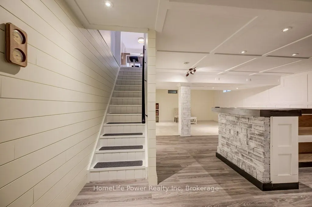 16 Irongate Drive