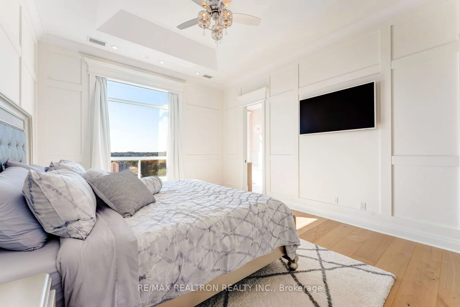 223 Erb Street W #1202
