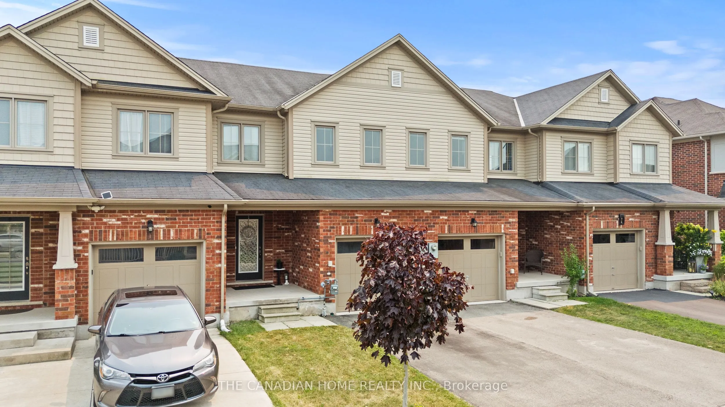 8470 HICKORY Lane N