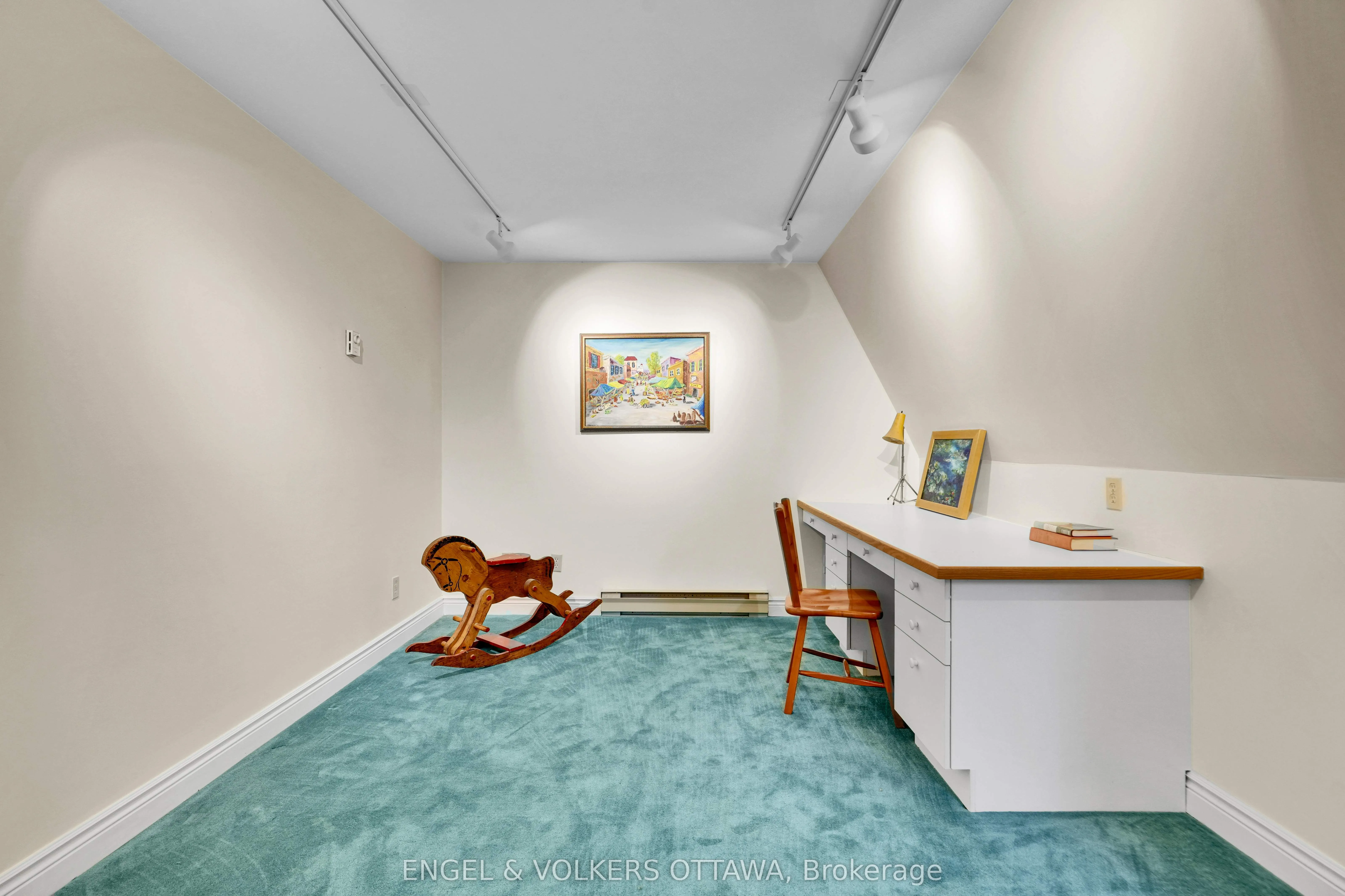 7 Mid Pines Grove