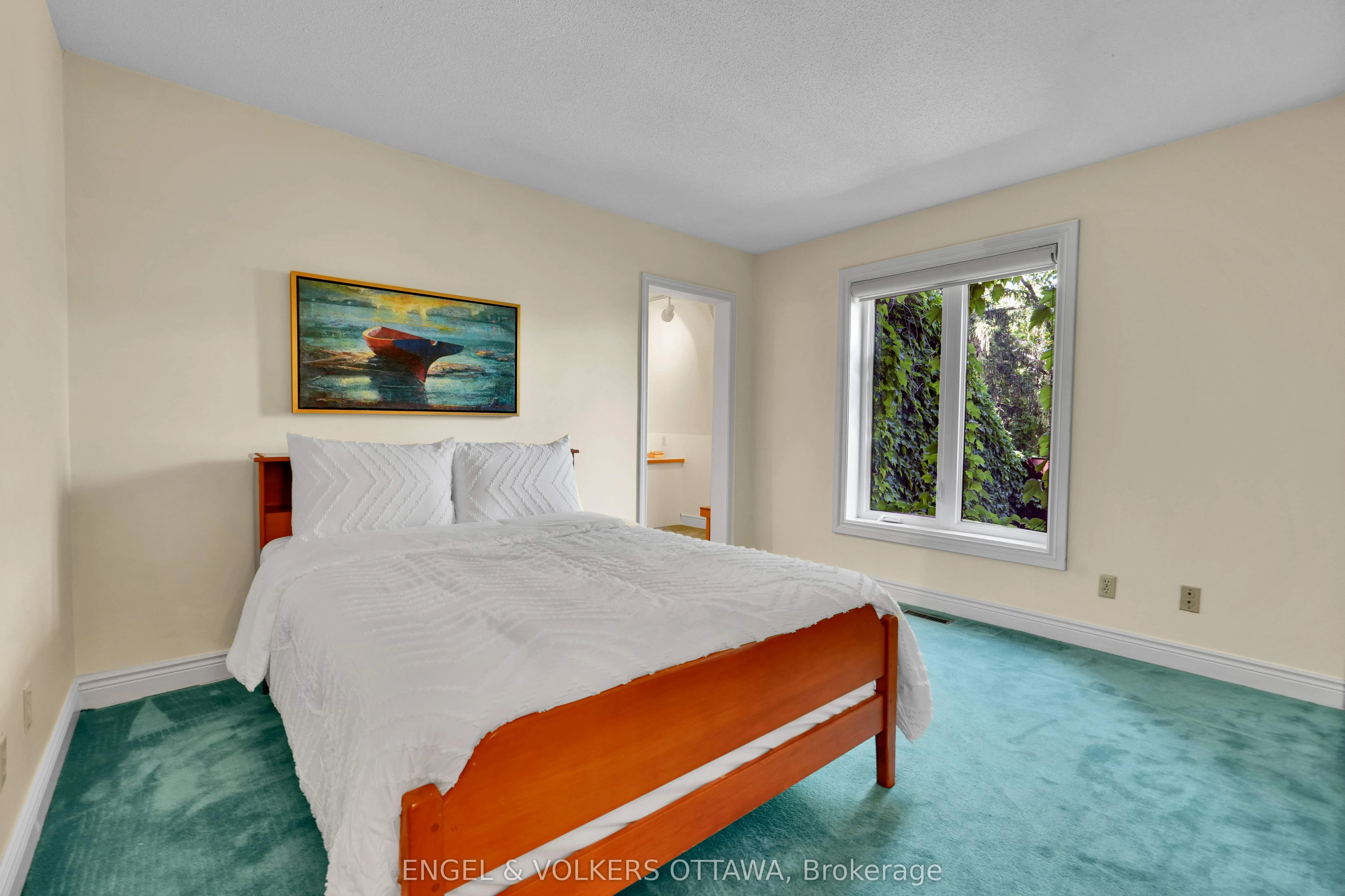 7 Mid Pines Grove