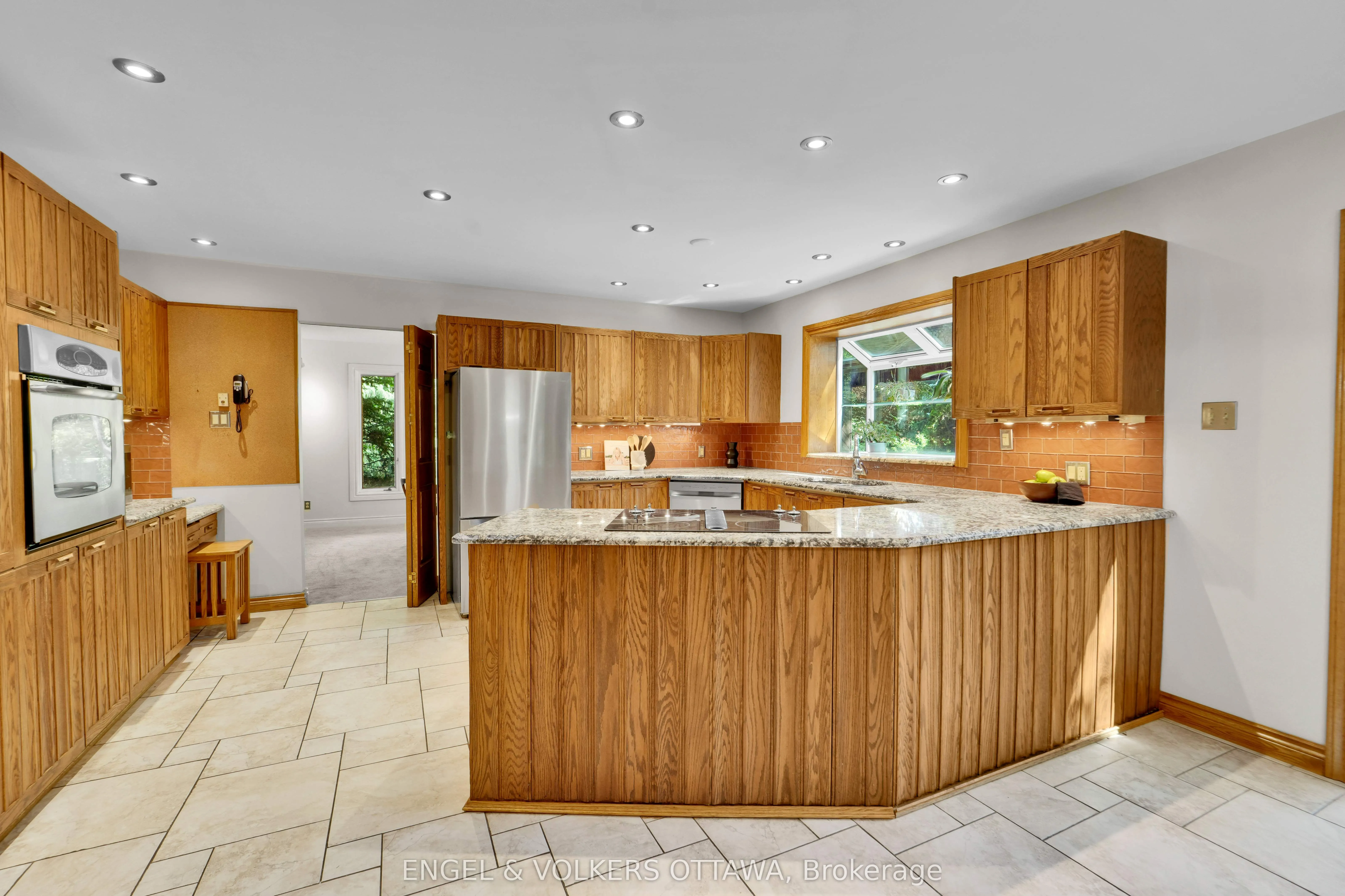 7 Mid Pines Grove