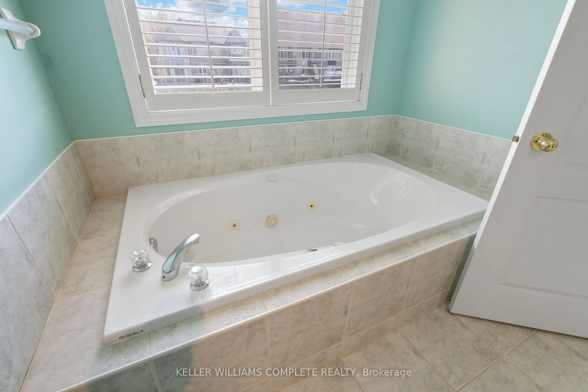 85 Edgewater Drive #10