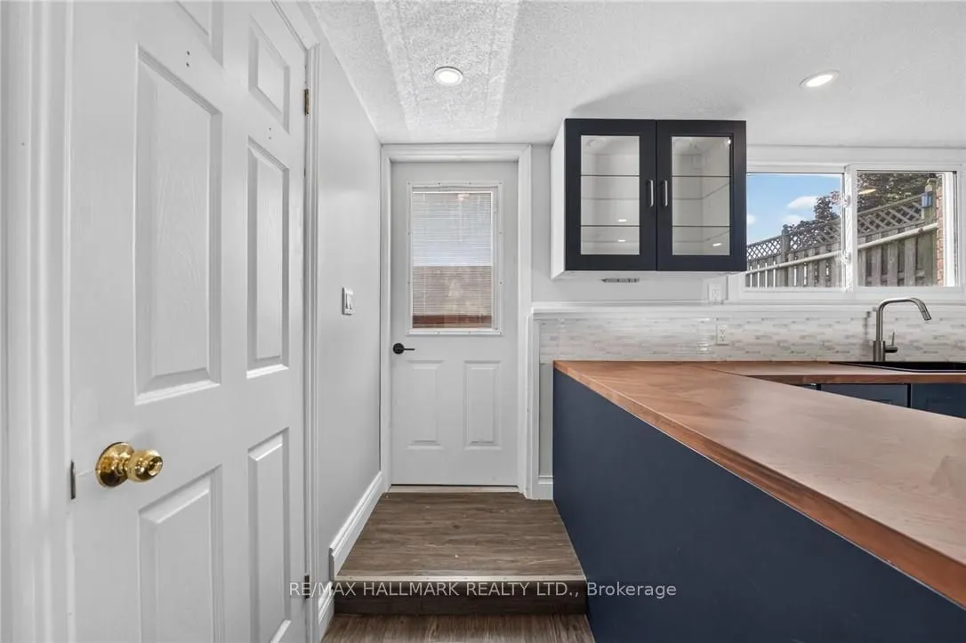 356 Station Street