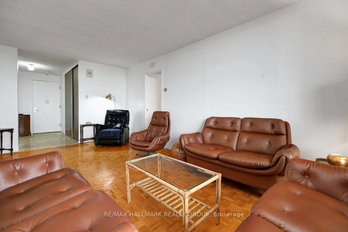 505 St Laurent Boulevard #2204