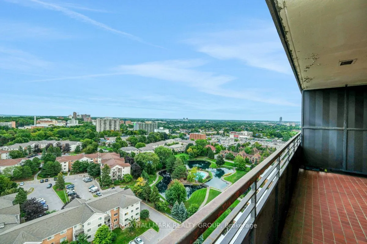 505 St Laurent Boulevard #2204