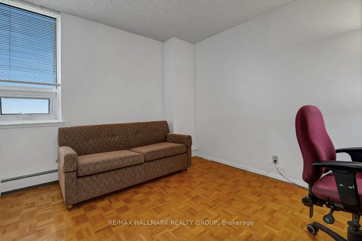 505 St Laurent Boulevard #2204