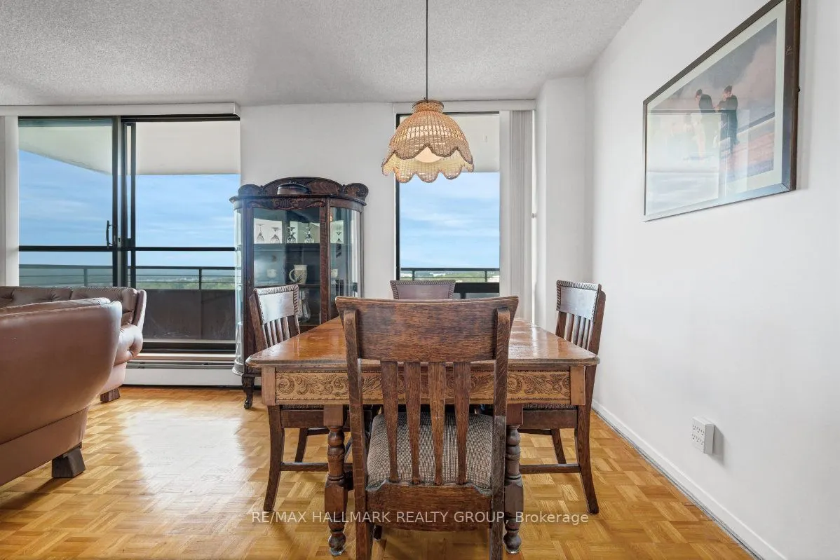 505 St Laurent Boulevard #2204