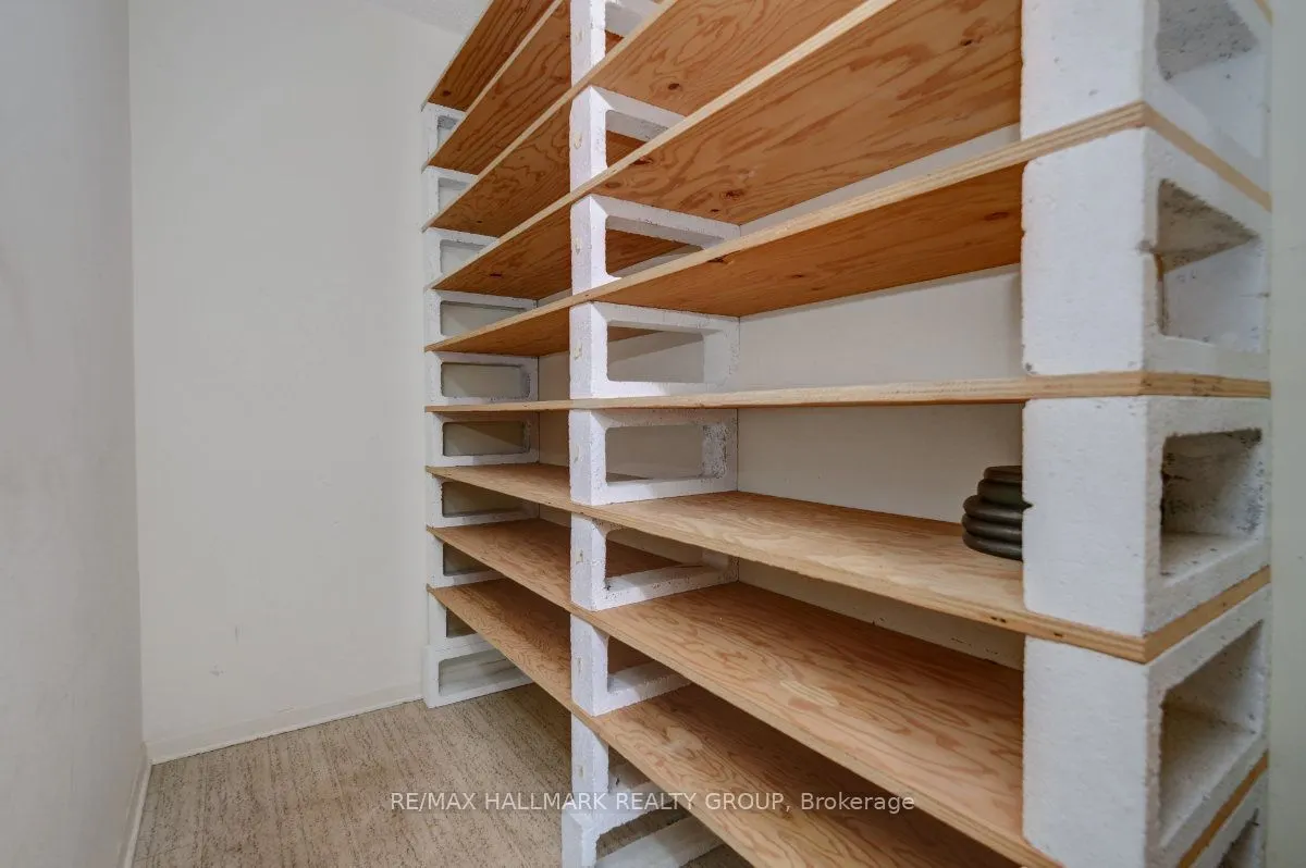 505 St Laurent Boulevard #2204