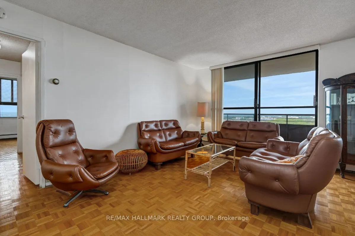 505 St Laurent Boulevard #2204