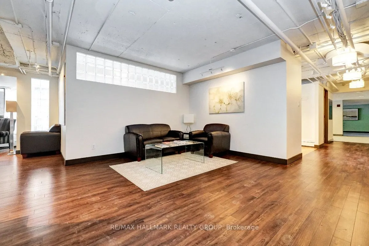 505 St Laurent Boulevard #2204
