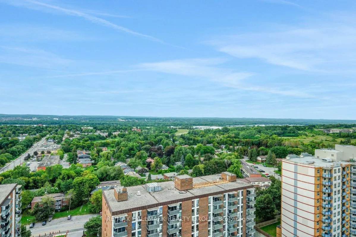 505 St Laurent Boulevard #2204