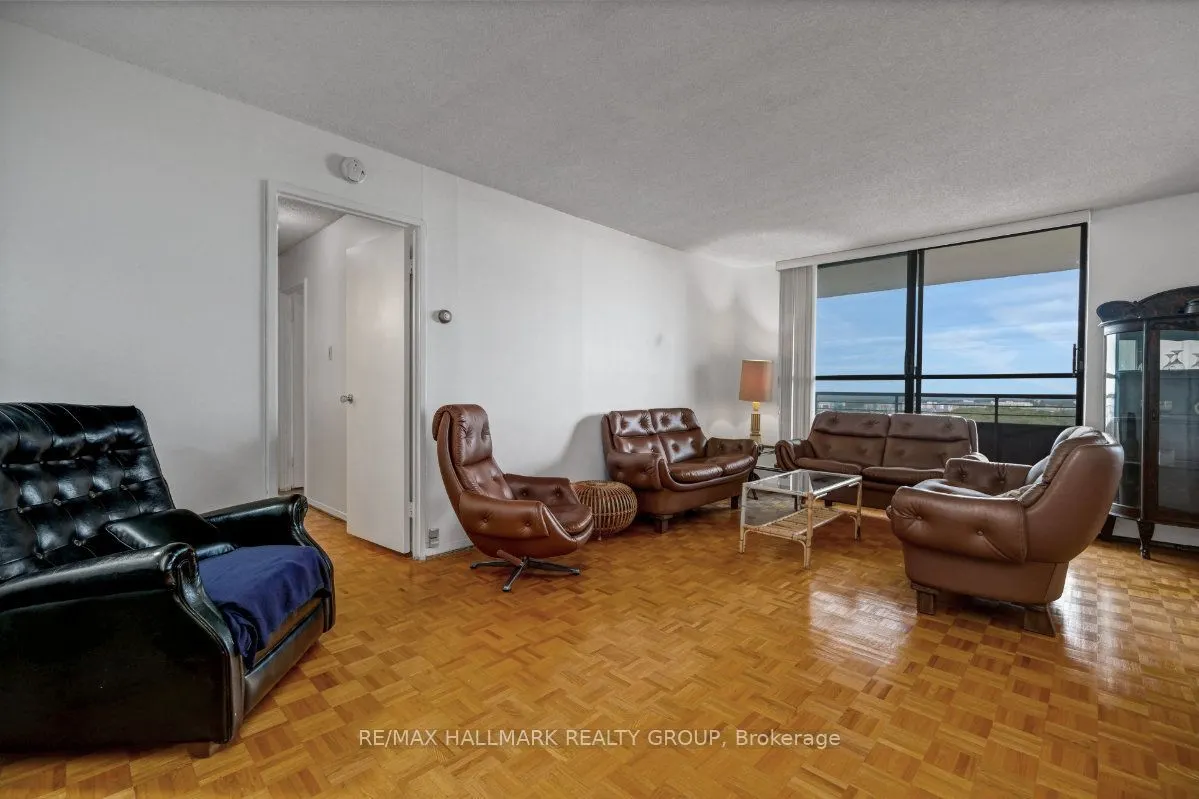 505 St Laurent Boulevard #2204