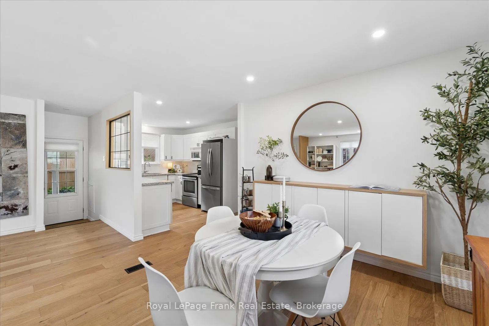 544 Maher Crescent