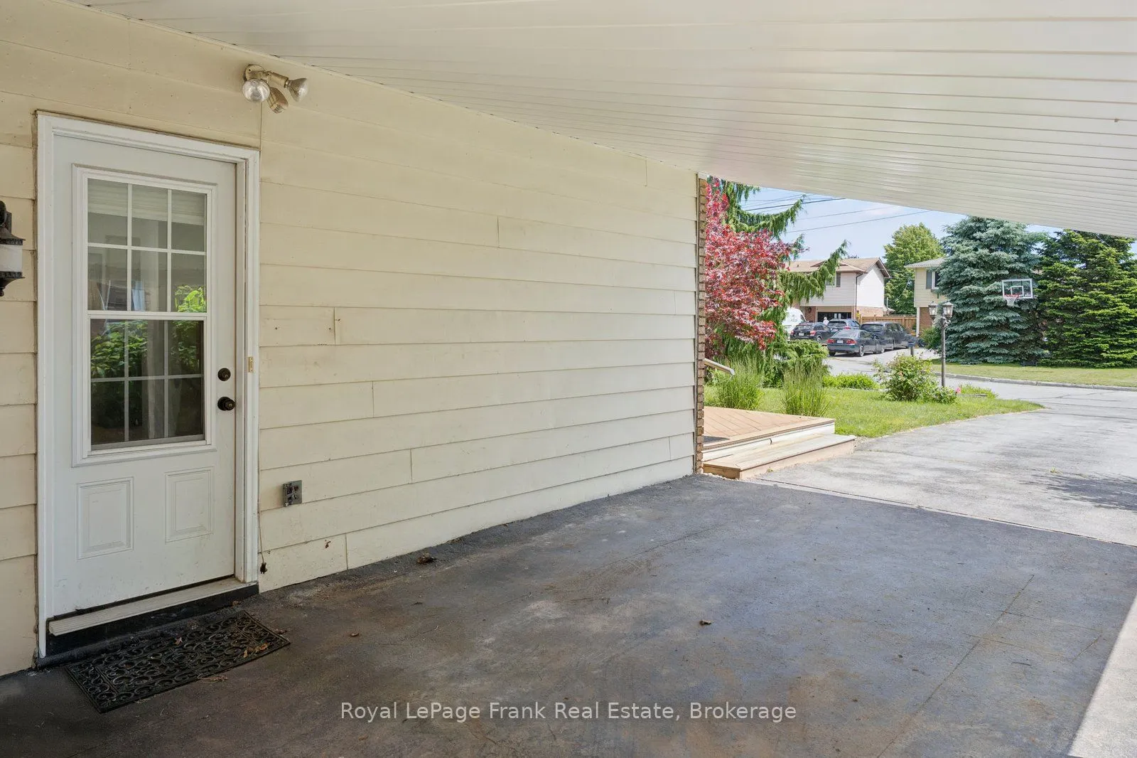 544 Maher Crescent