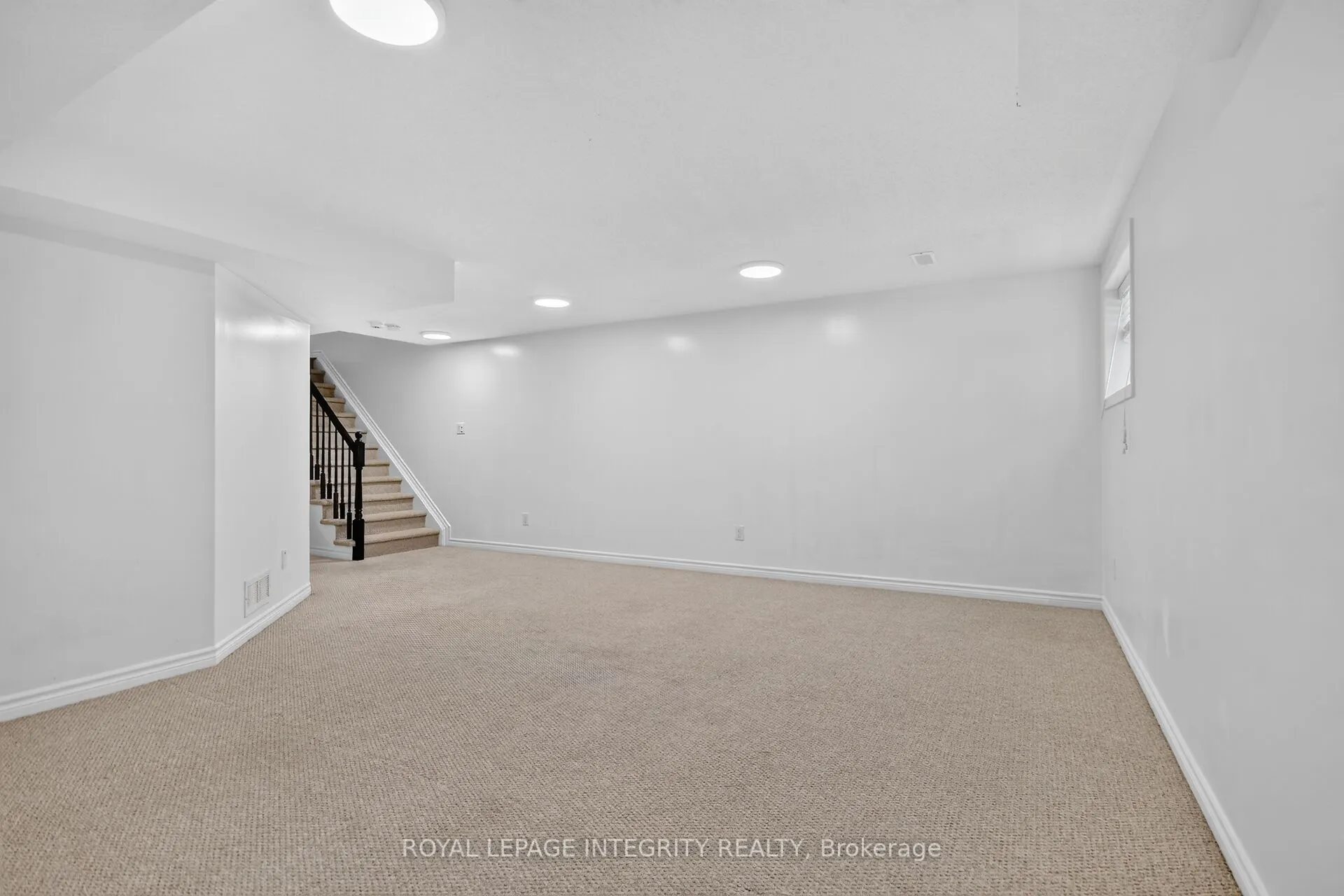 848 White Alder Avenue
