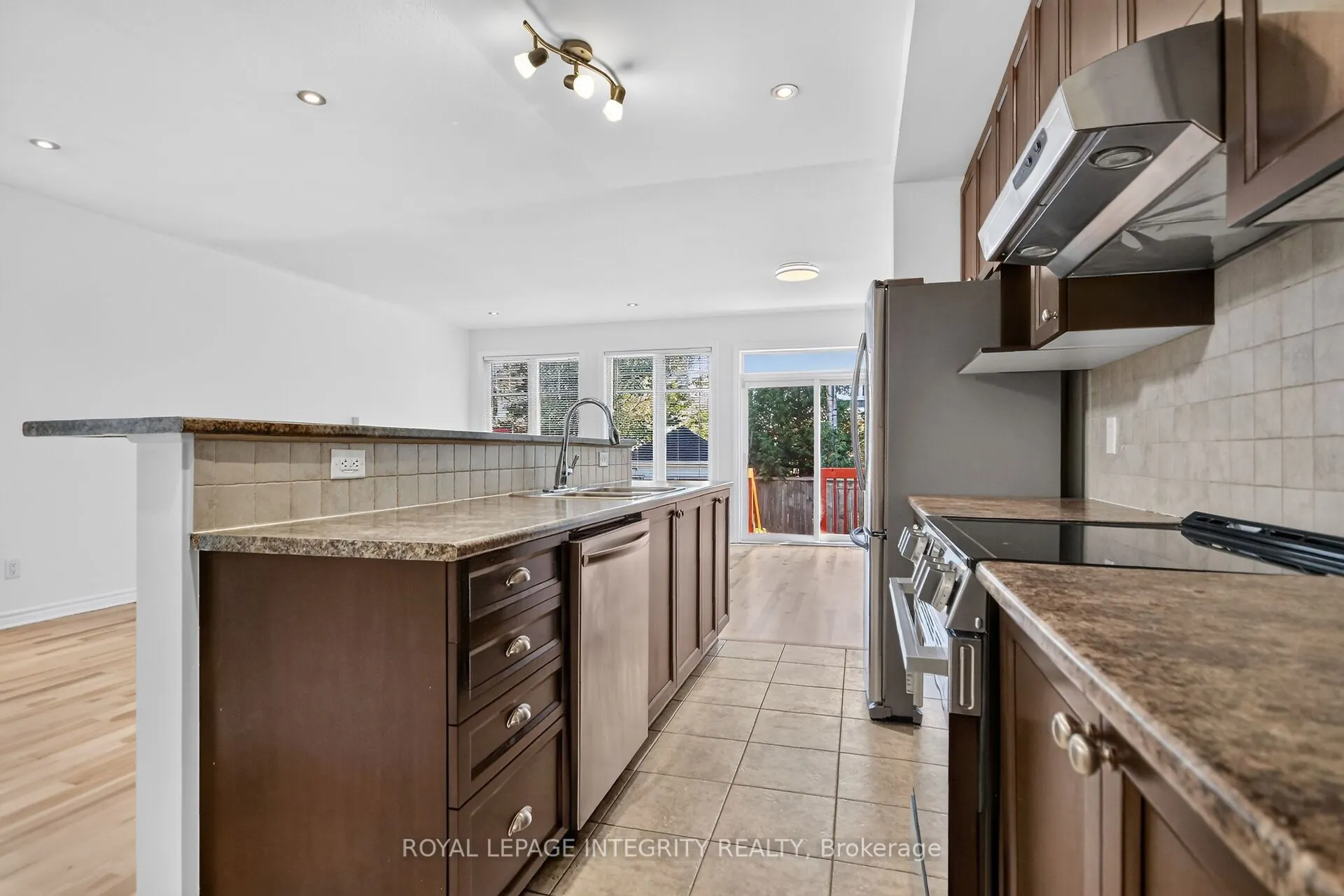 848 White Alder Avenue