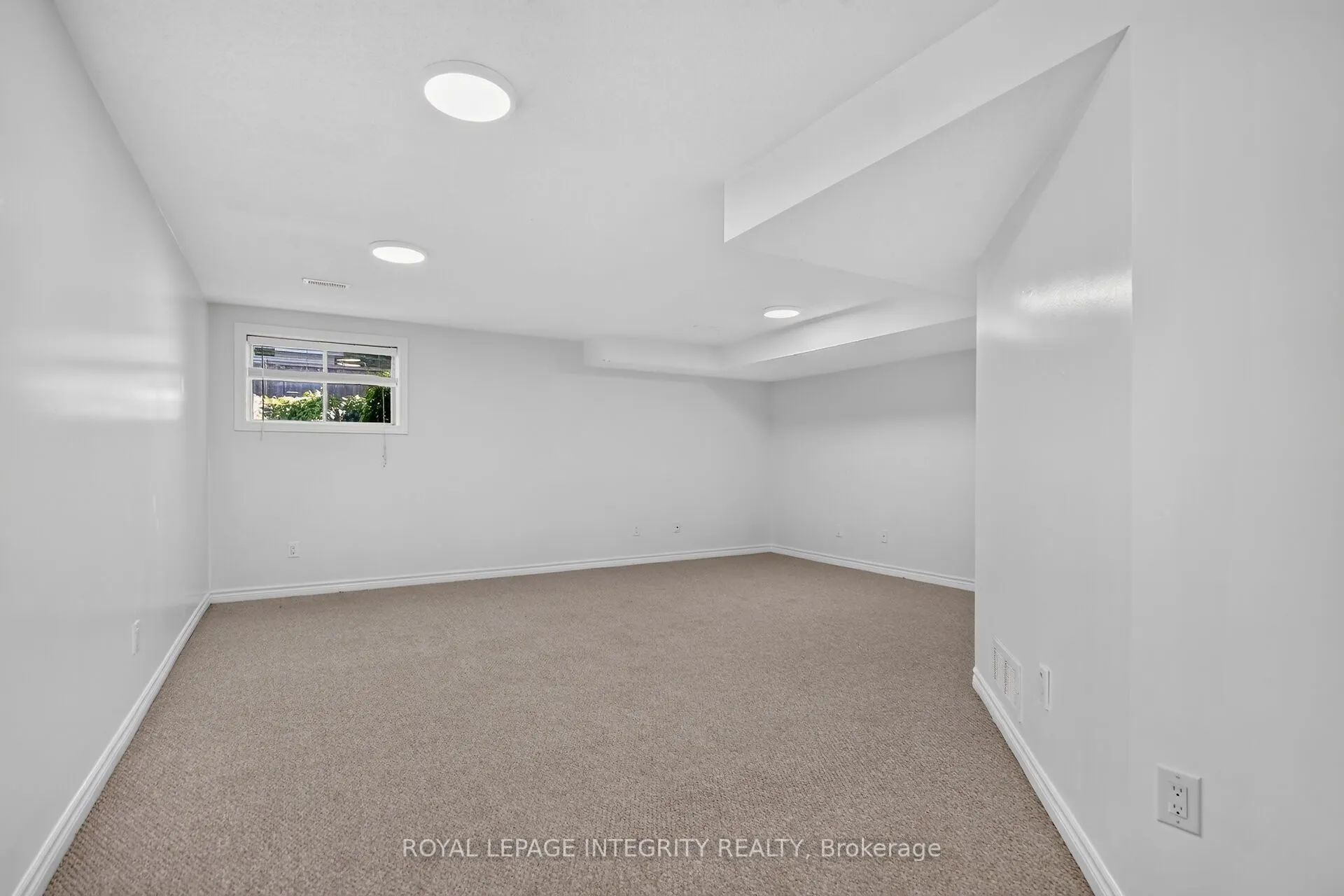 848 White Alder Avenue