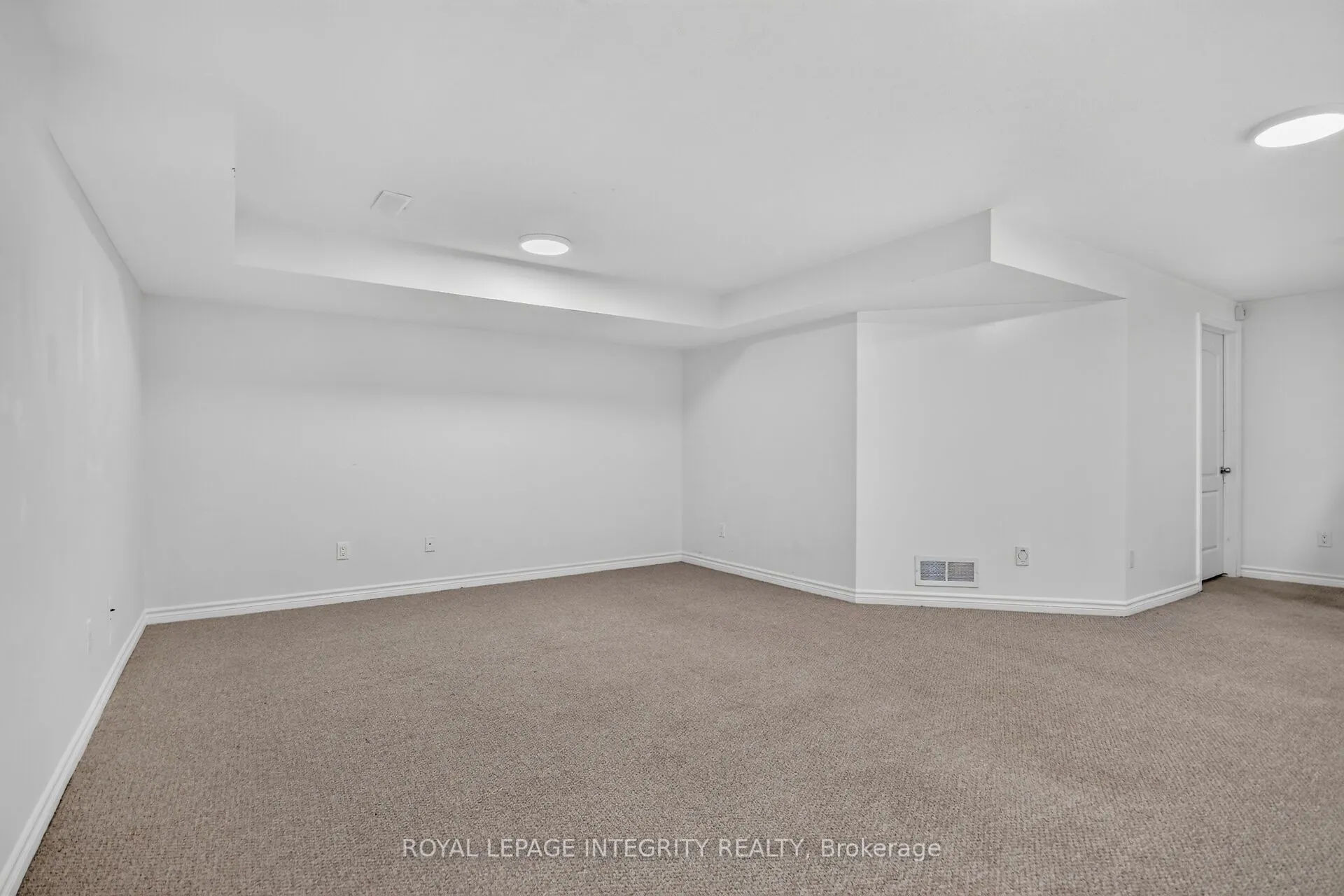848 White Alder Avenue