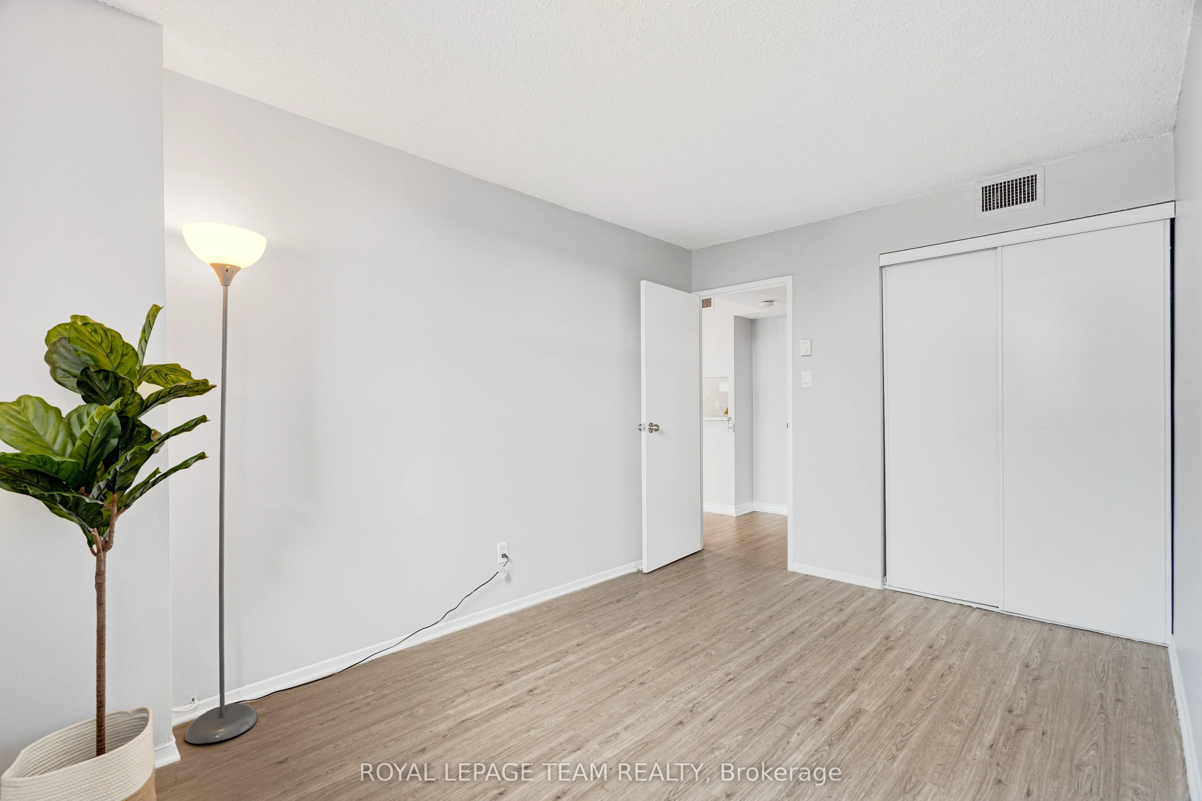 1180 OHIO Street #301