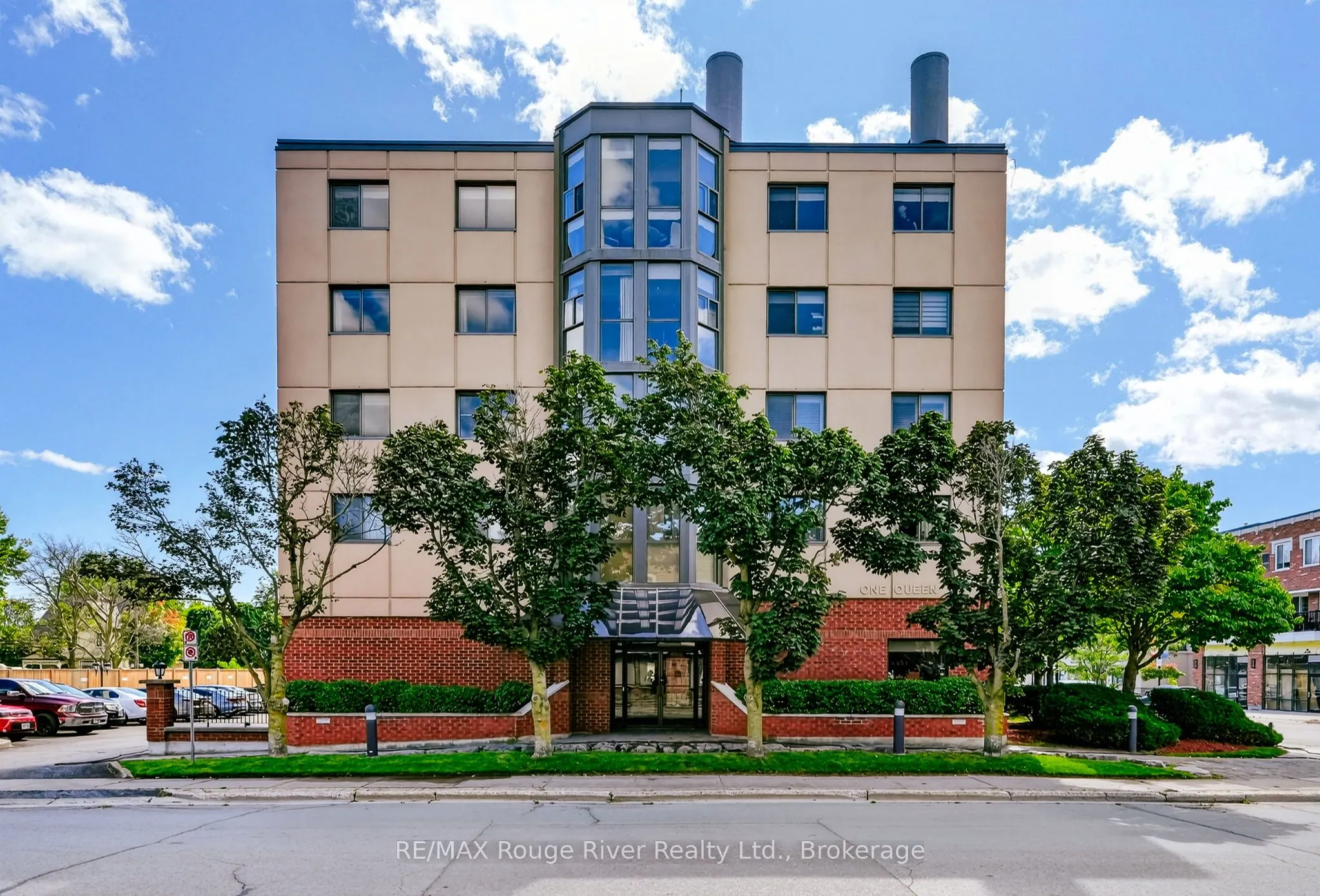 1 Queen Street #402