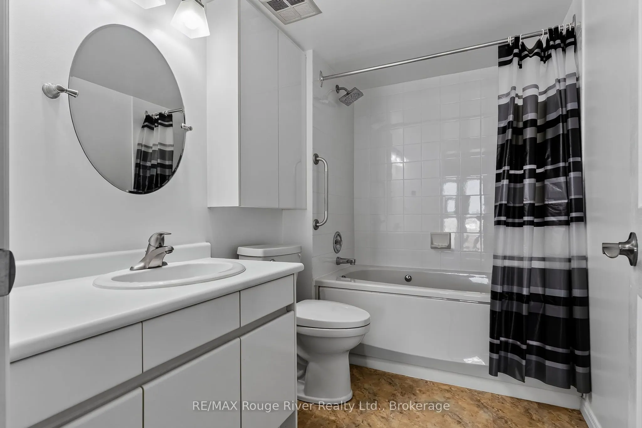 1 Queen Street #402