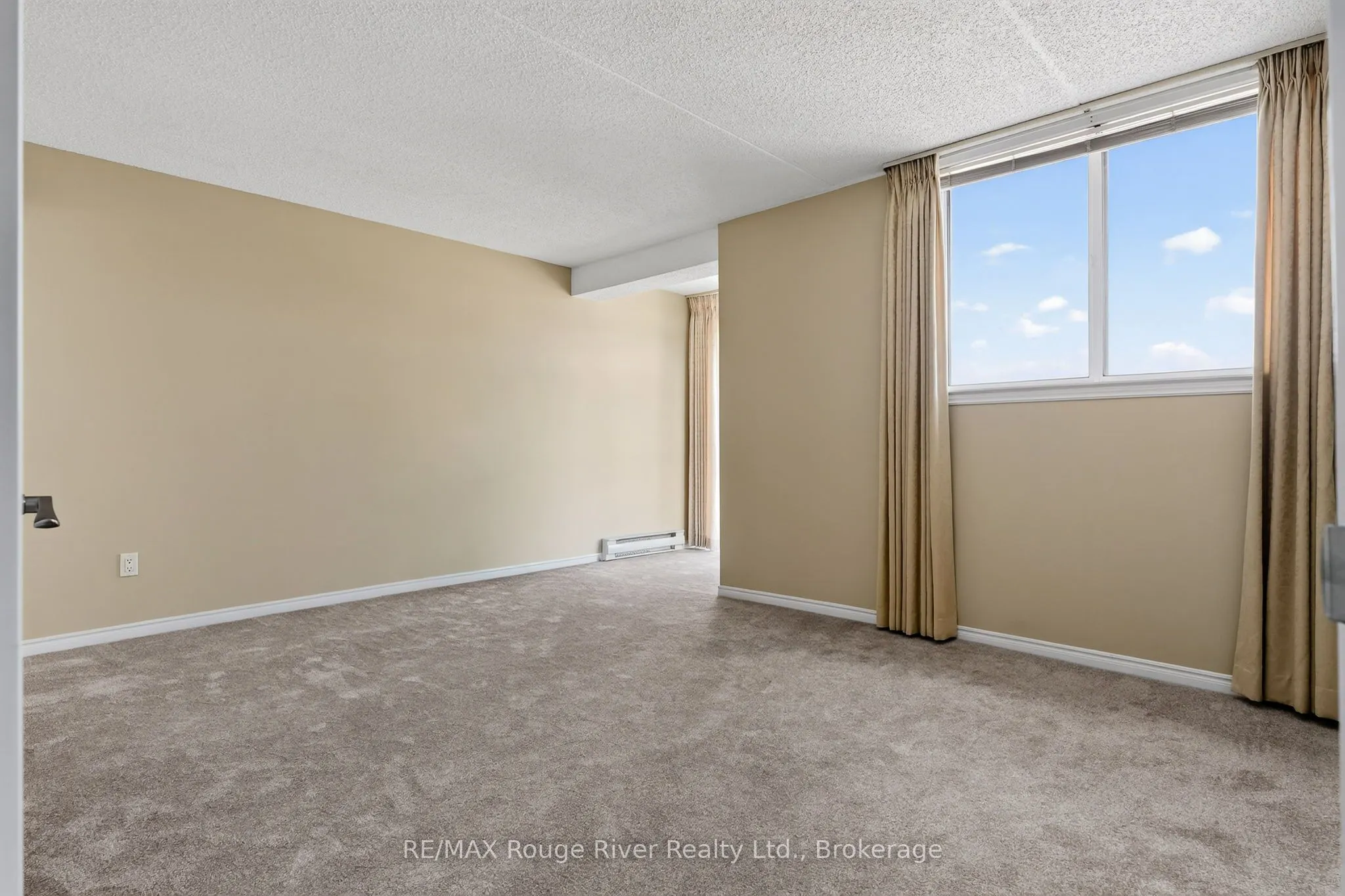1 Queen Street #402