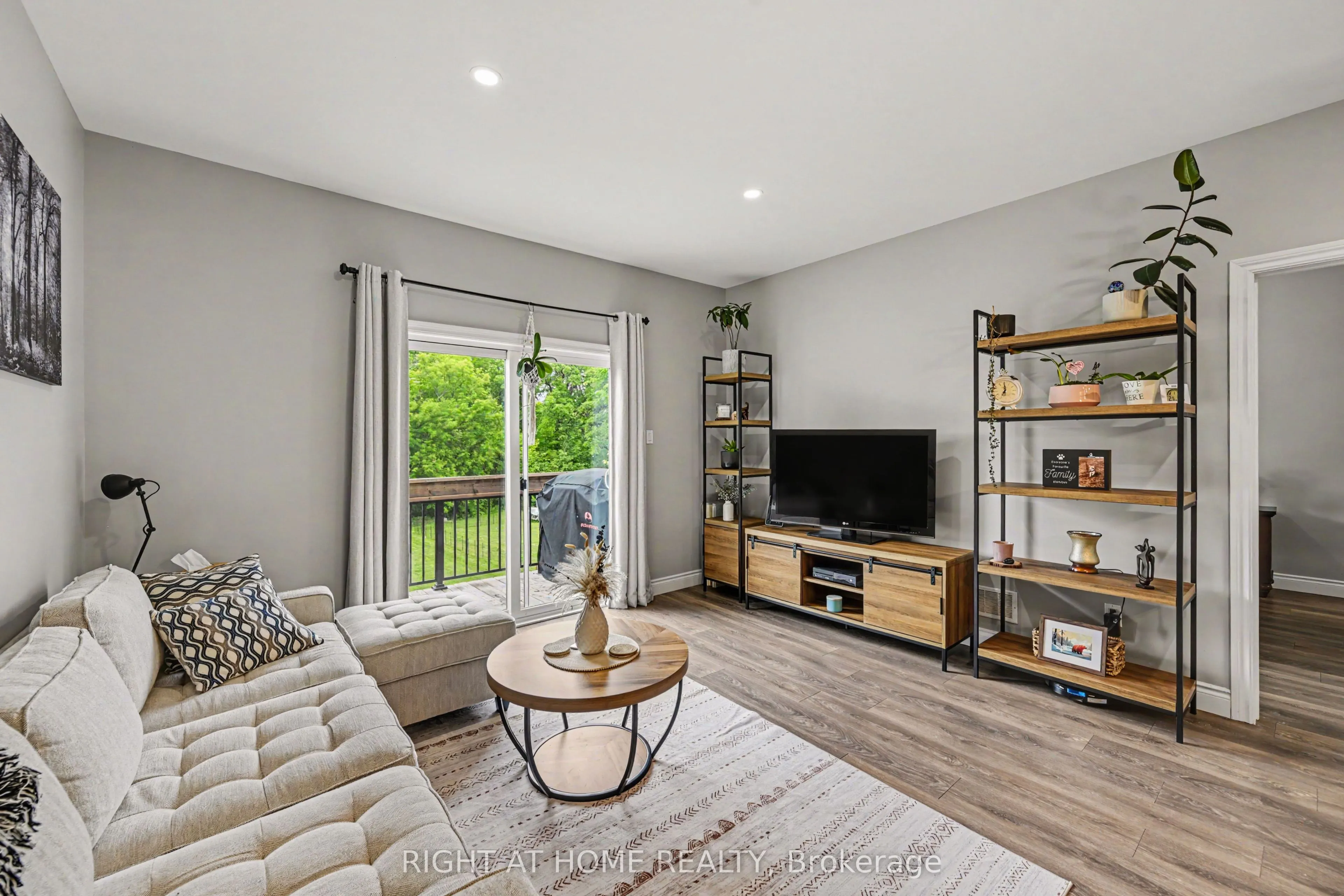 306 Forestview Crescent
