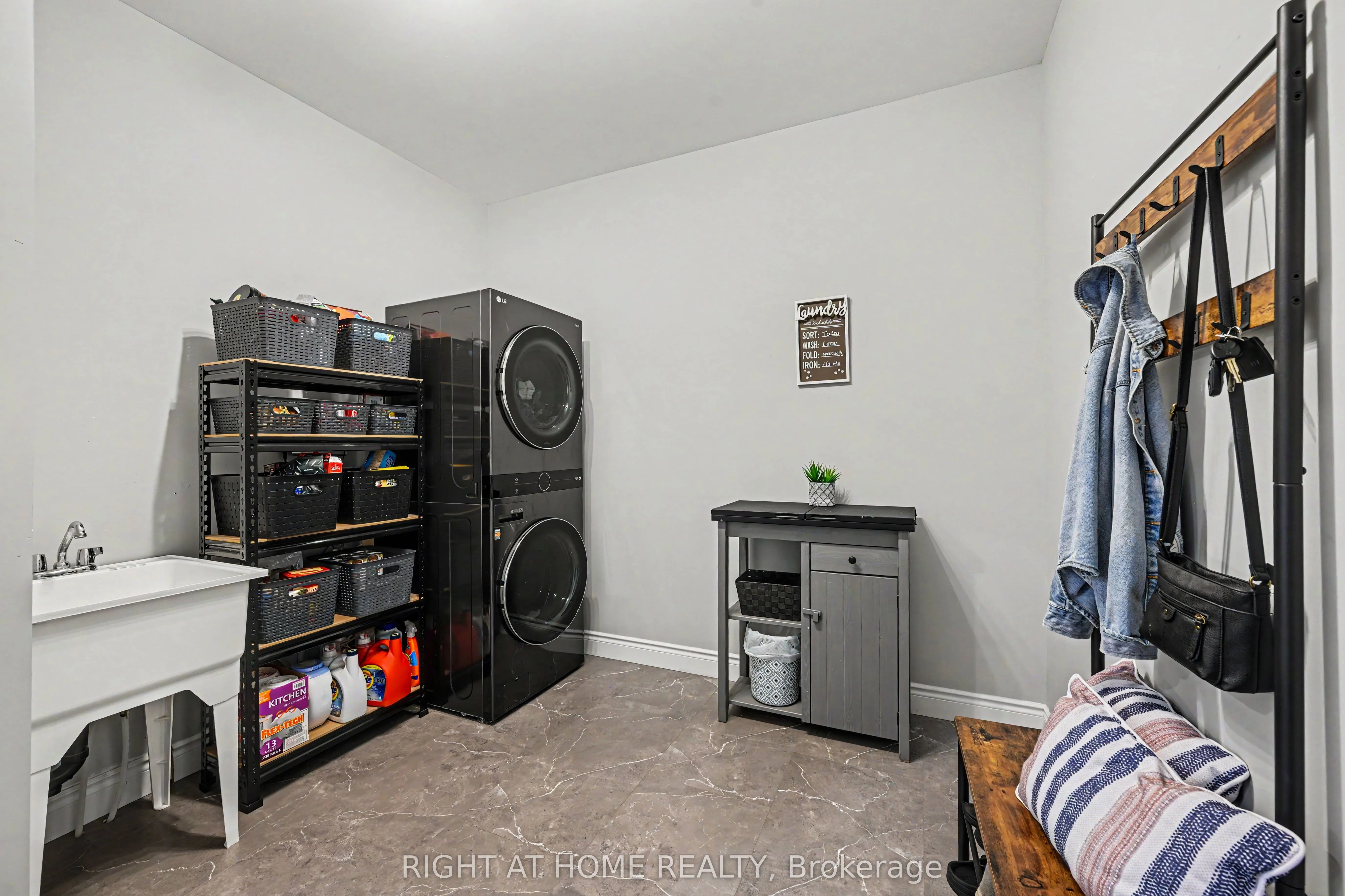 306 Forestview Crescent