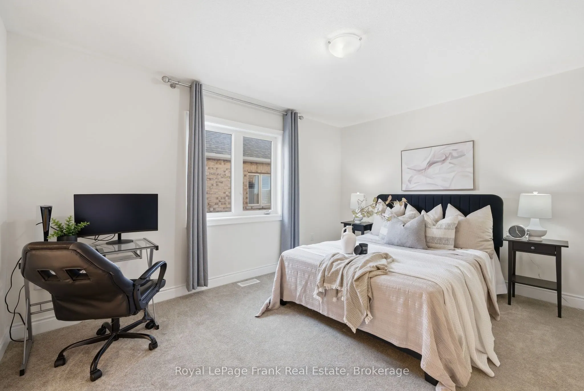 60 Hennessey Crescent