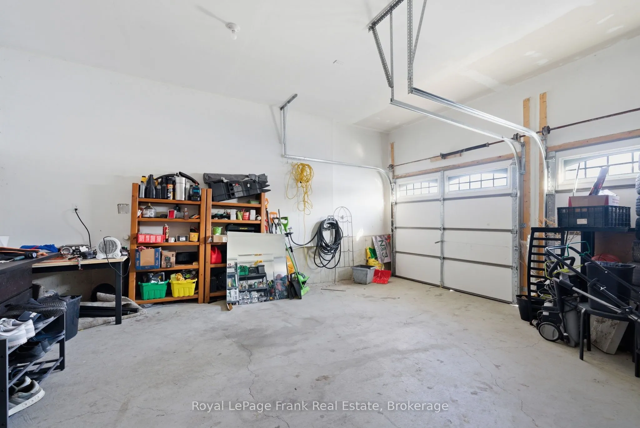 60 Hennessey Crescent