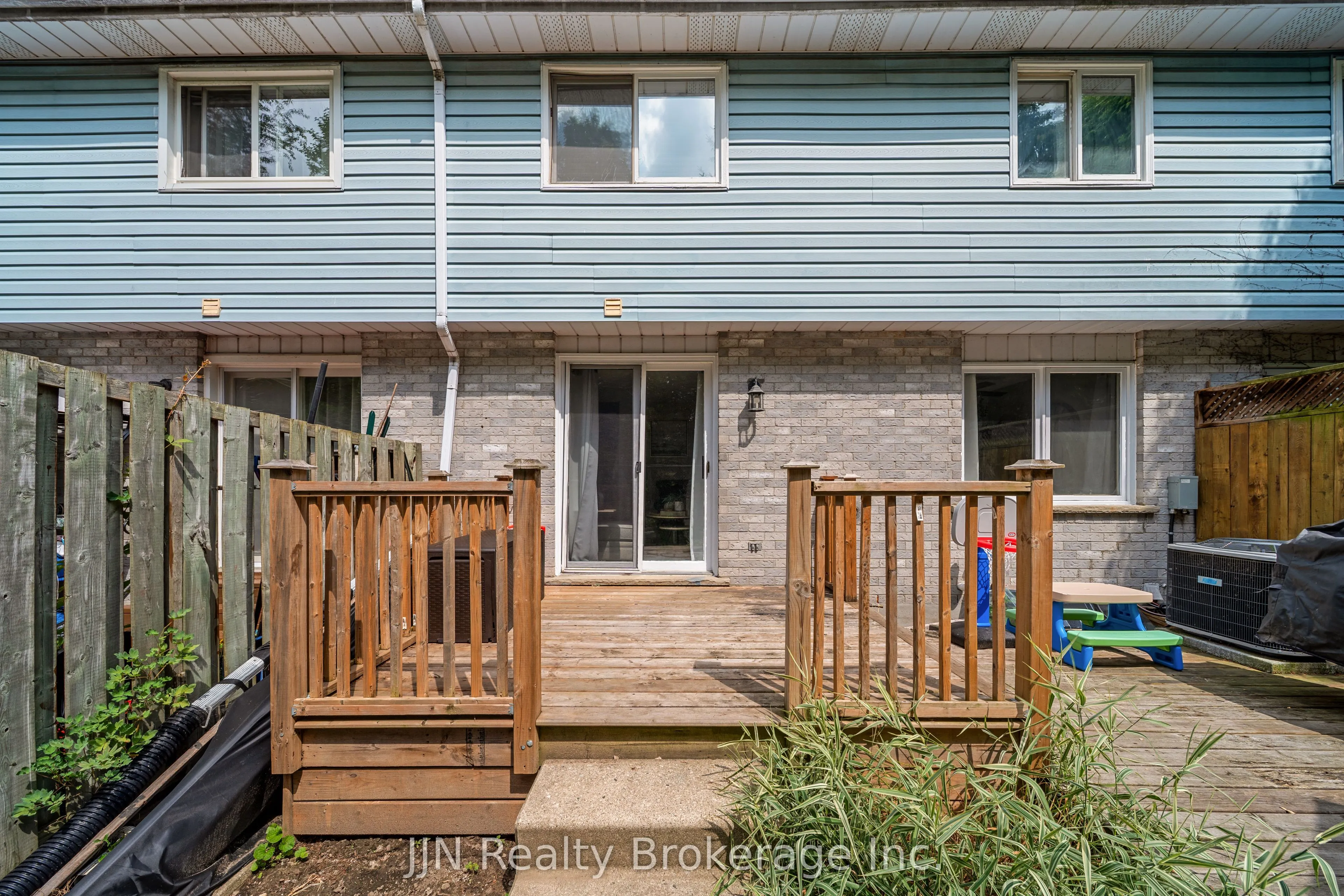 45 Freeman Crescent