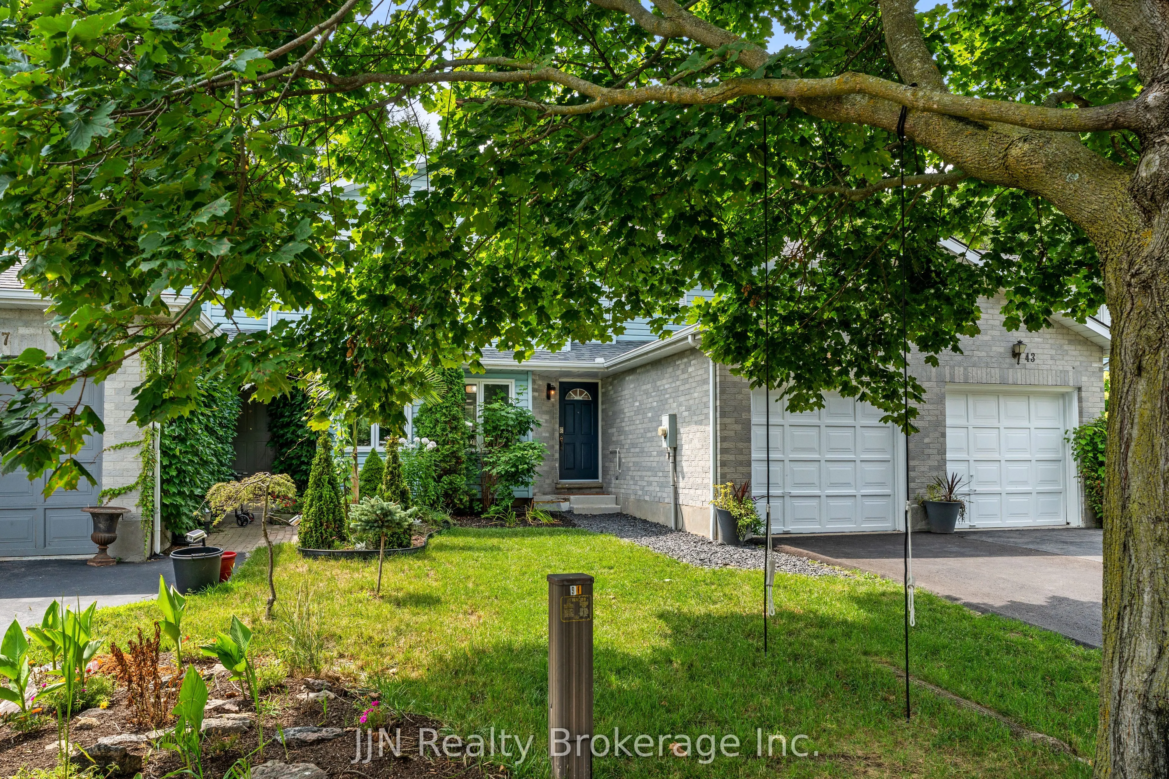 45 Freeman Crescent