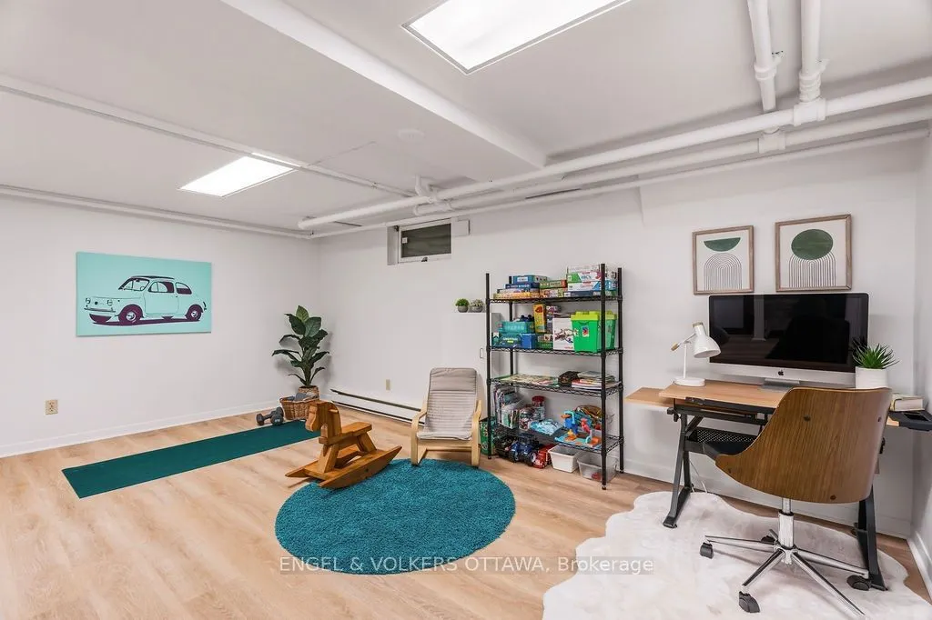 694 ISLAND PARK Drive