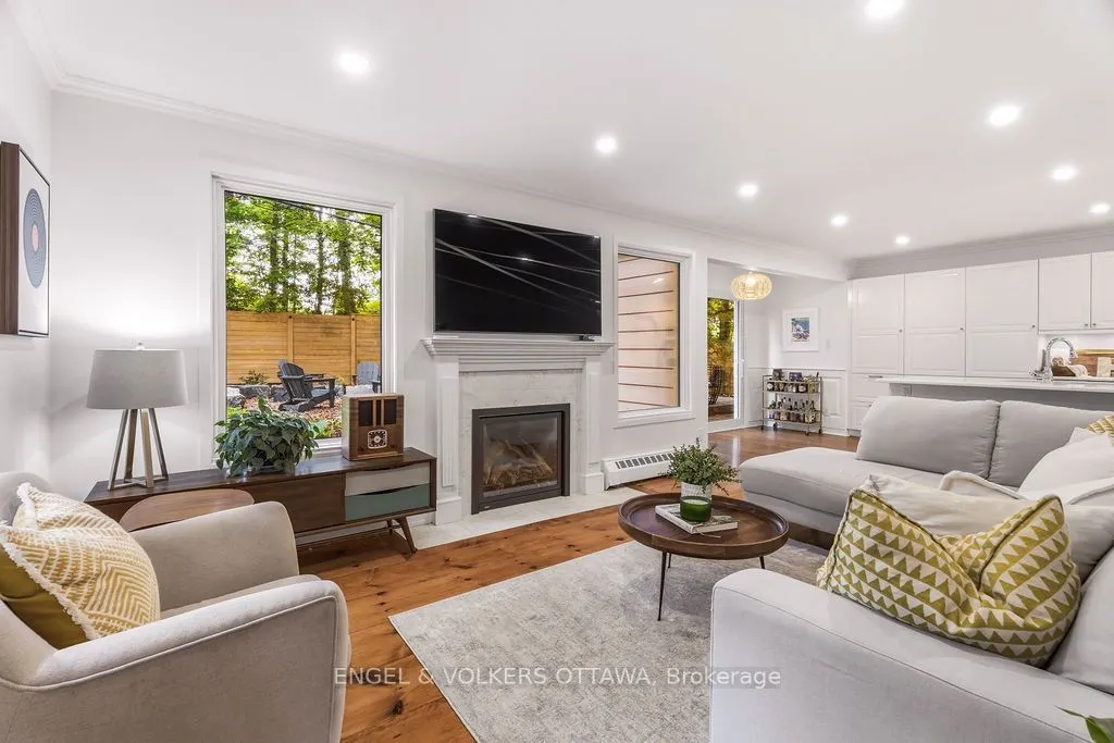 694 ISLAND PARK Drive