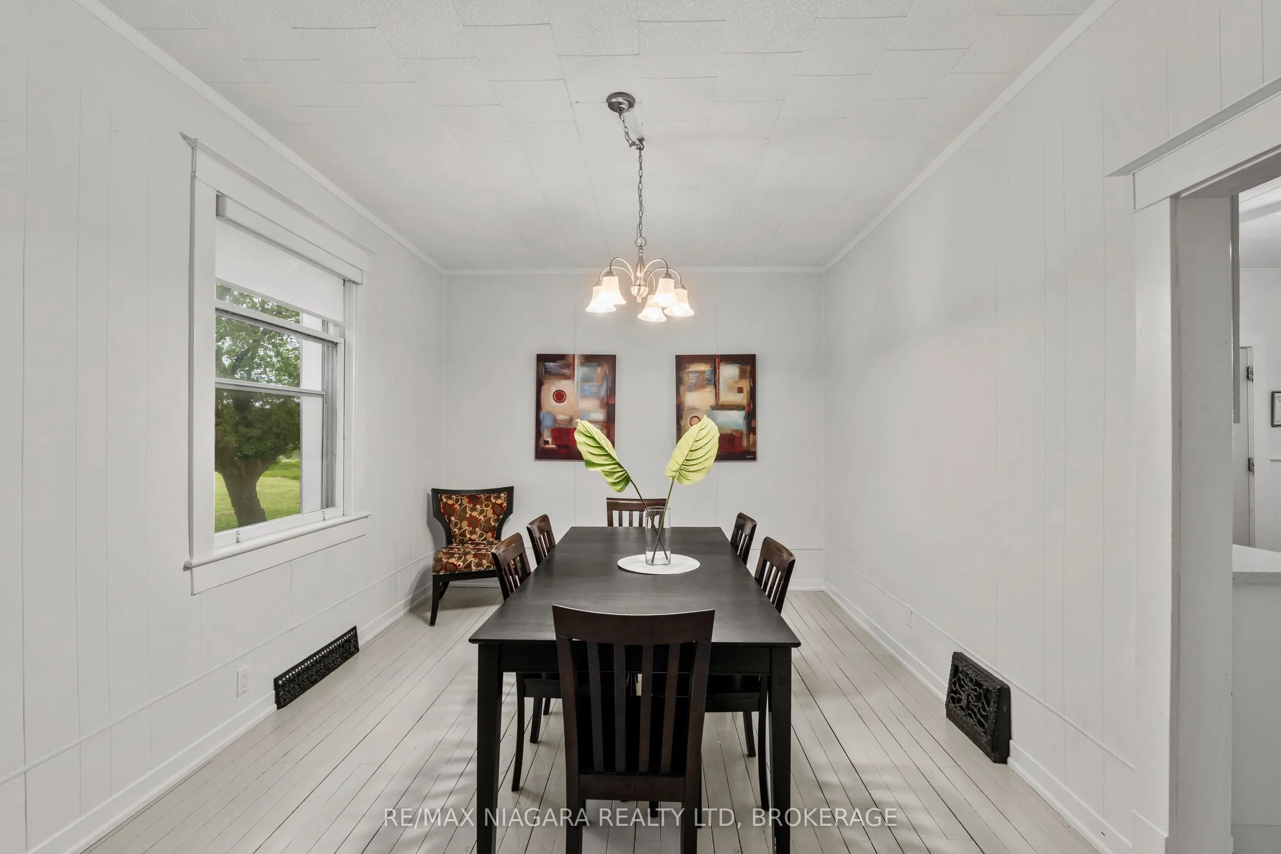 1068 Niagara Stone Road