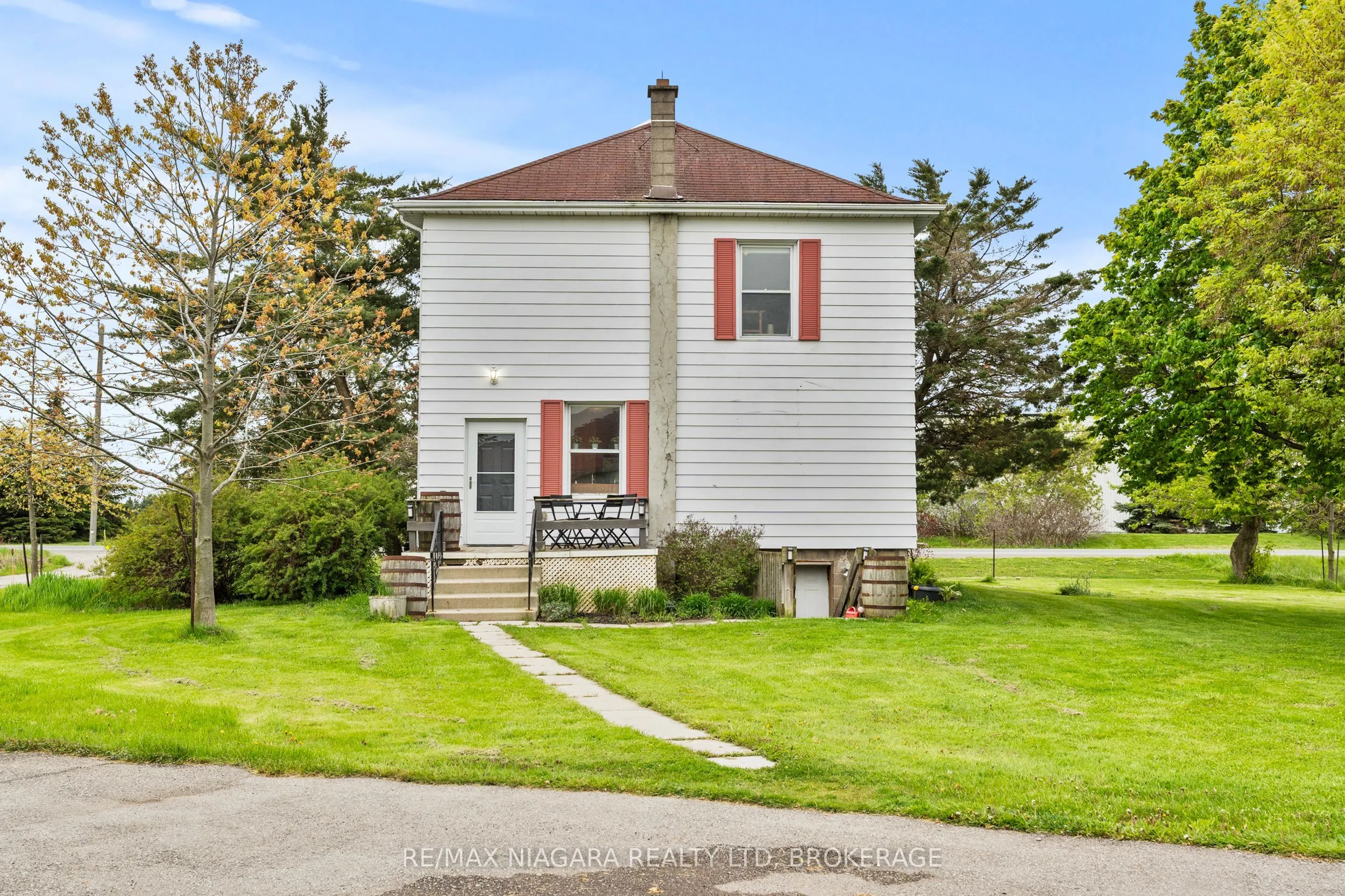1068 Niagara Stone Road