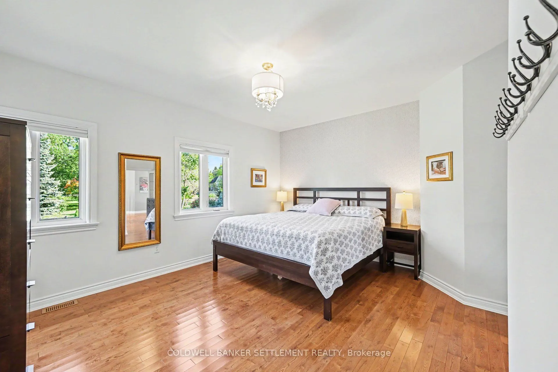 8 Taggart Crescent