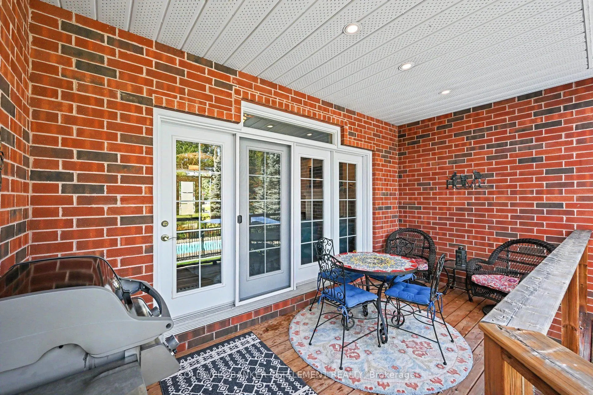8 Taggart Crescent