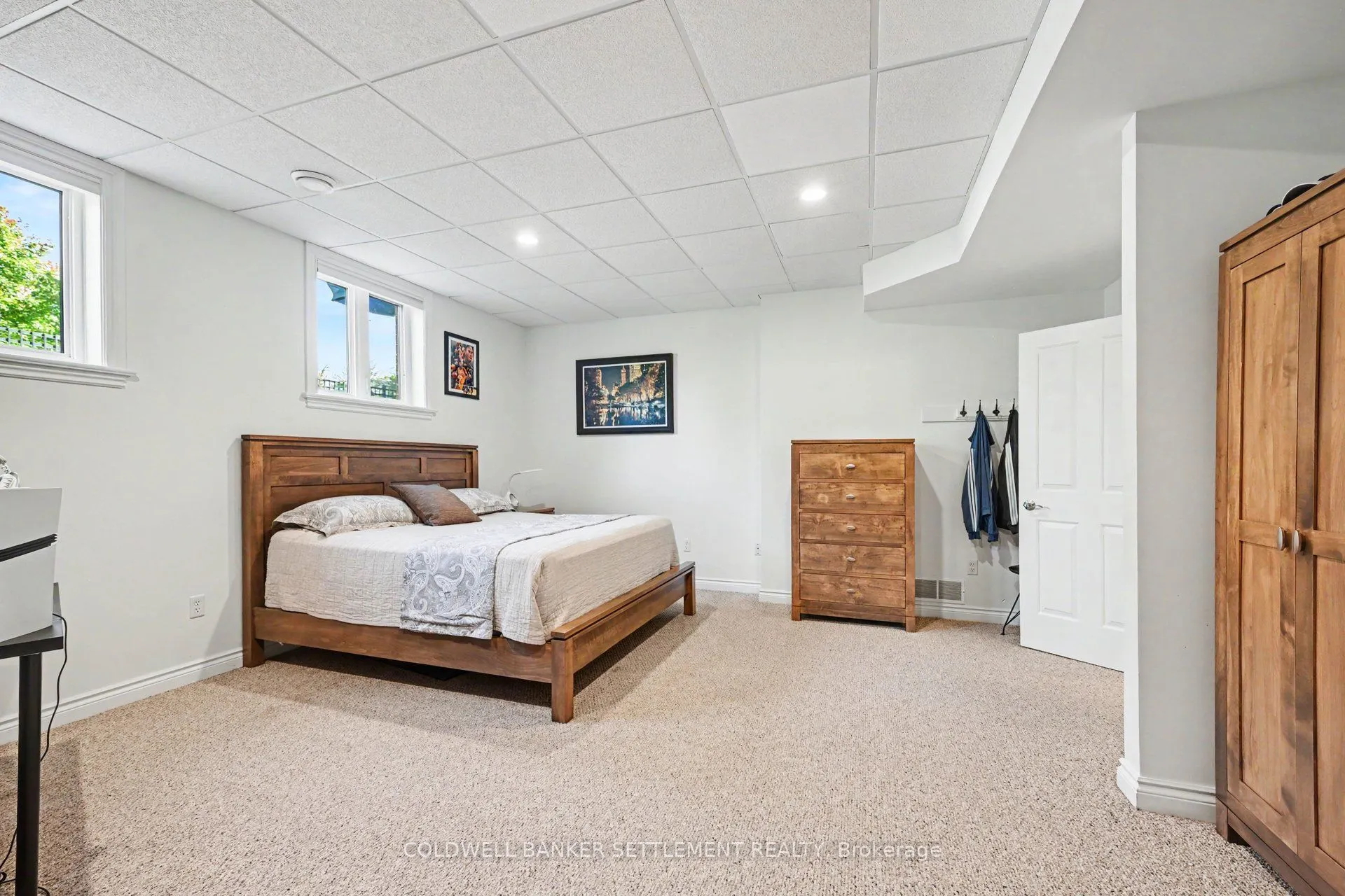 8 Taggart Crescent