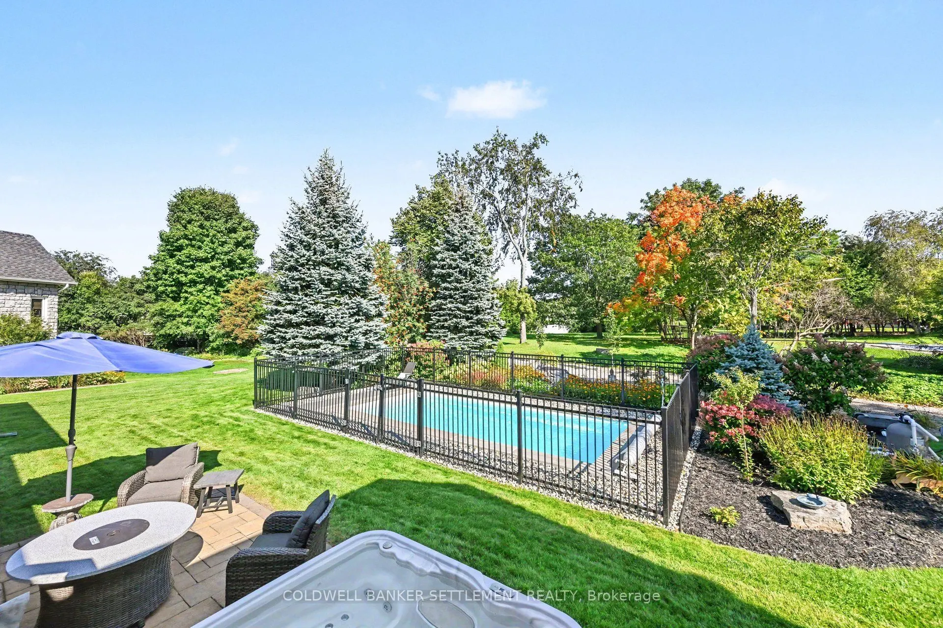 8 Taggart Crescent