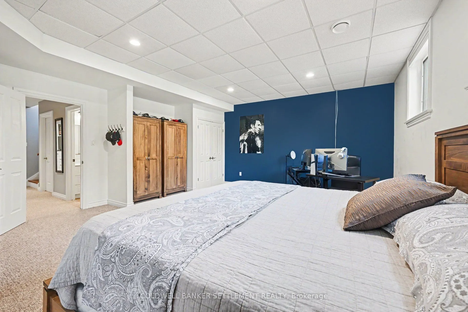 8 Taggart Crescent