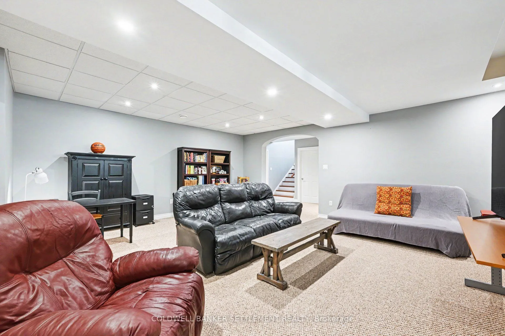 8 Taggart Crescent