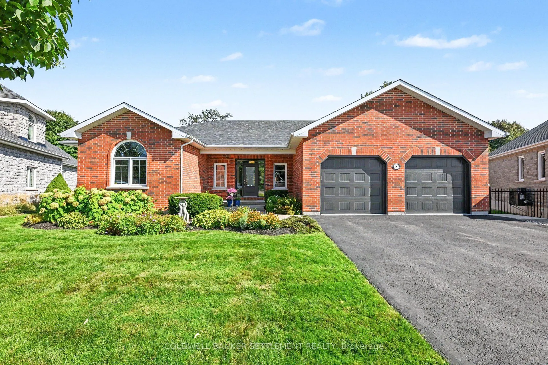 8 Taggart Crescent