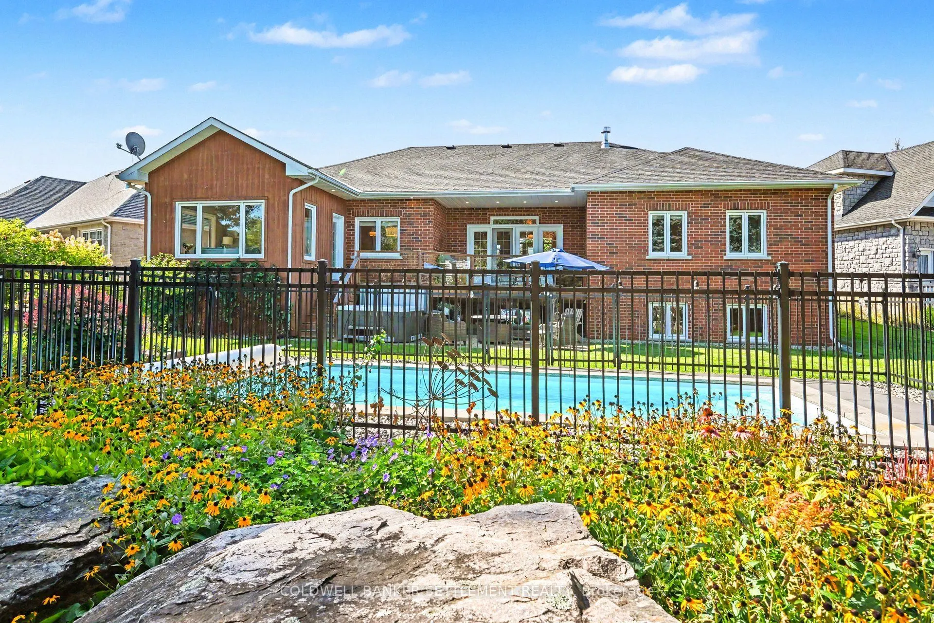 8 Taggart Crescent