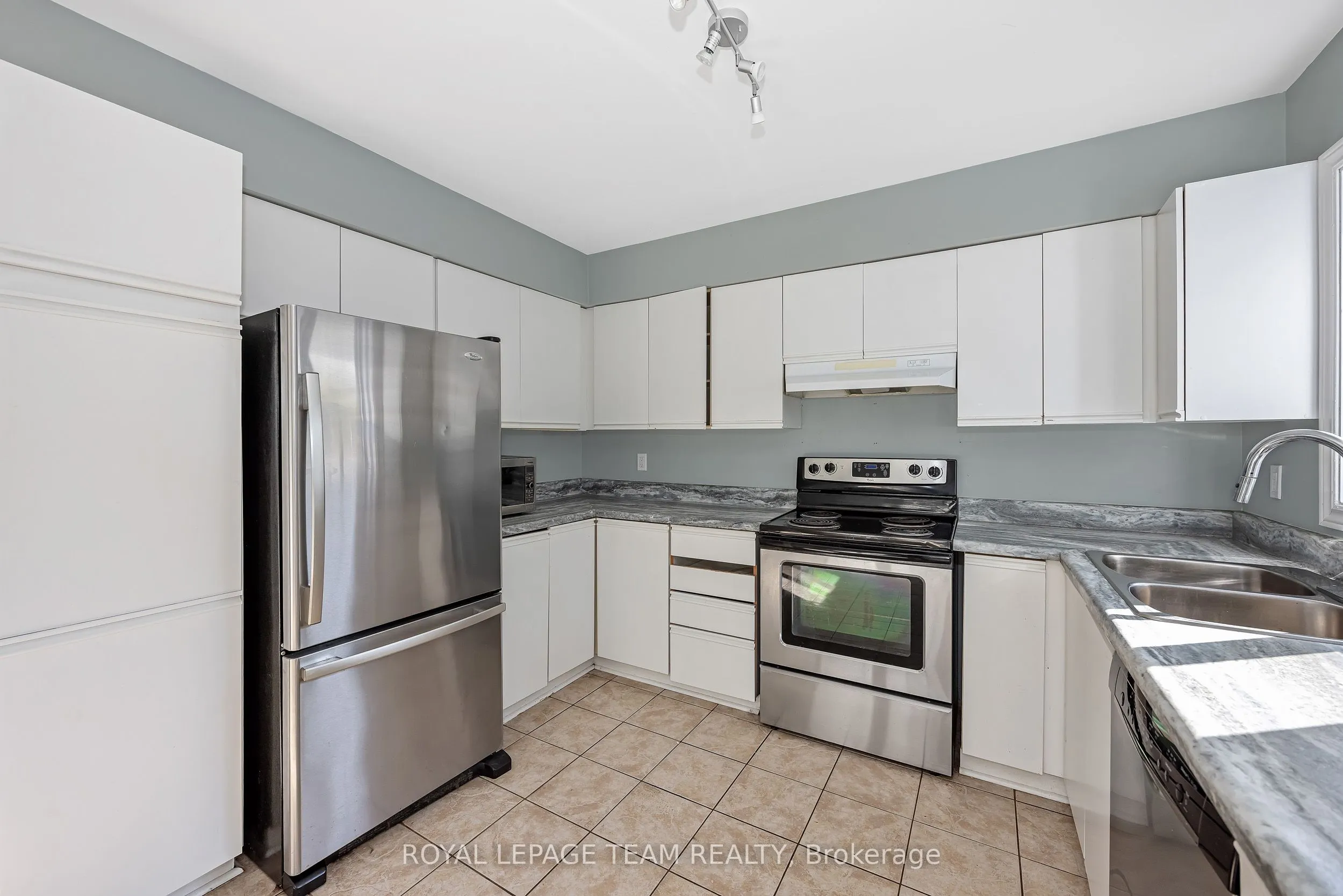 284 Dalehurst Drive #D