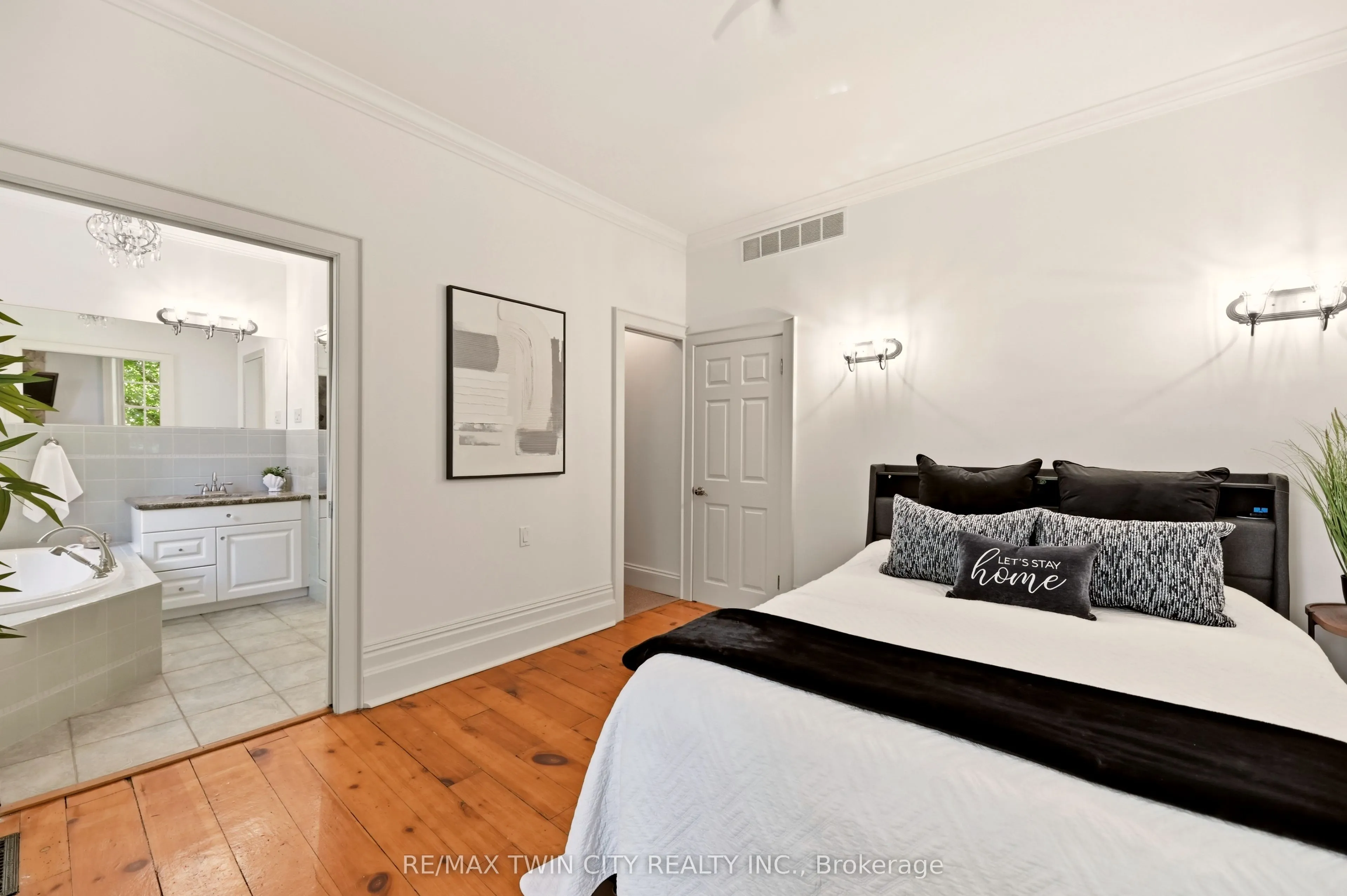 25 Dunbar Street