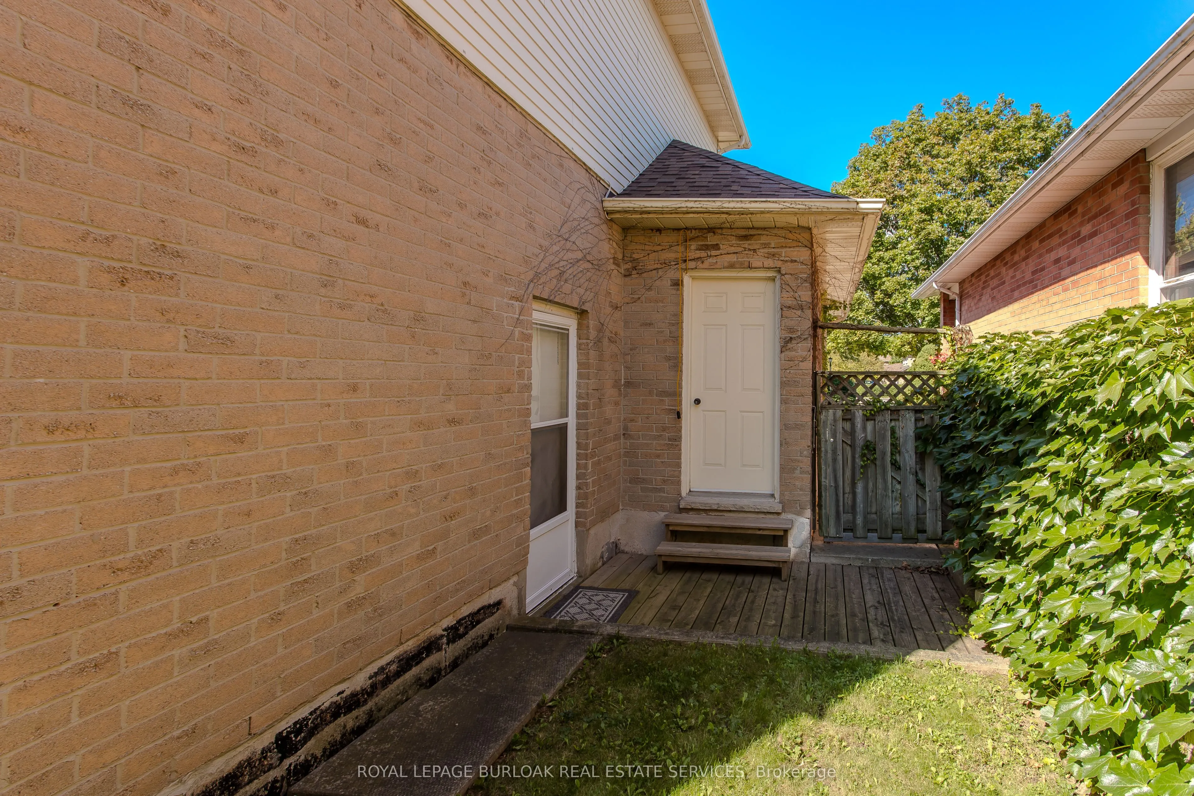 14 Ellington Avenue