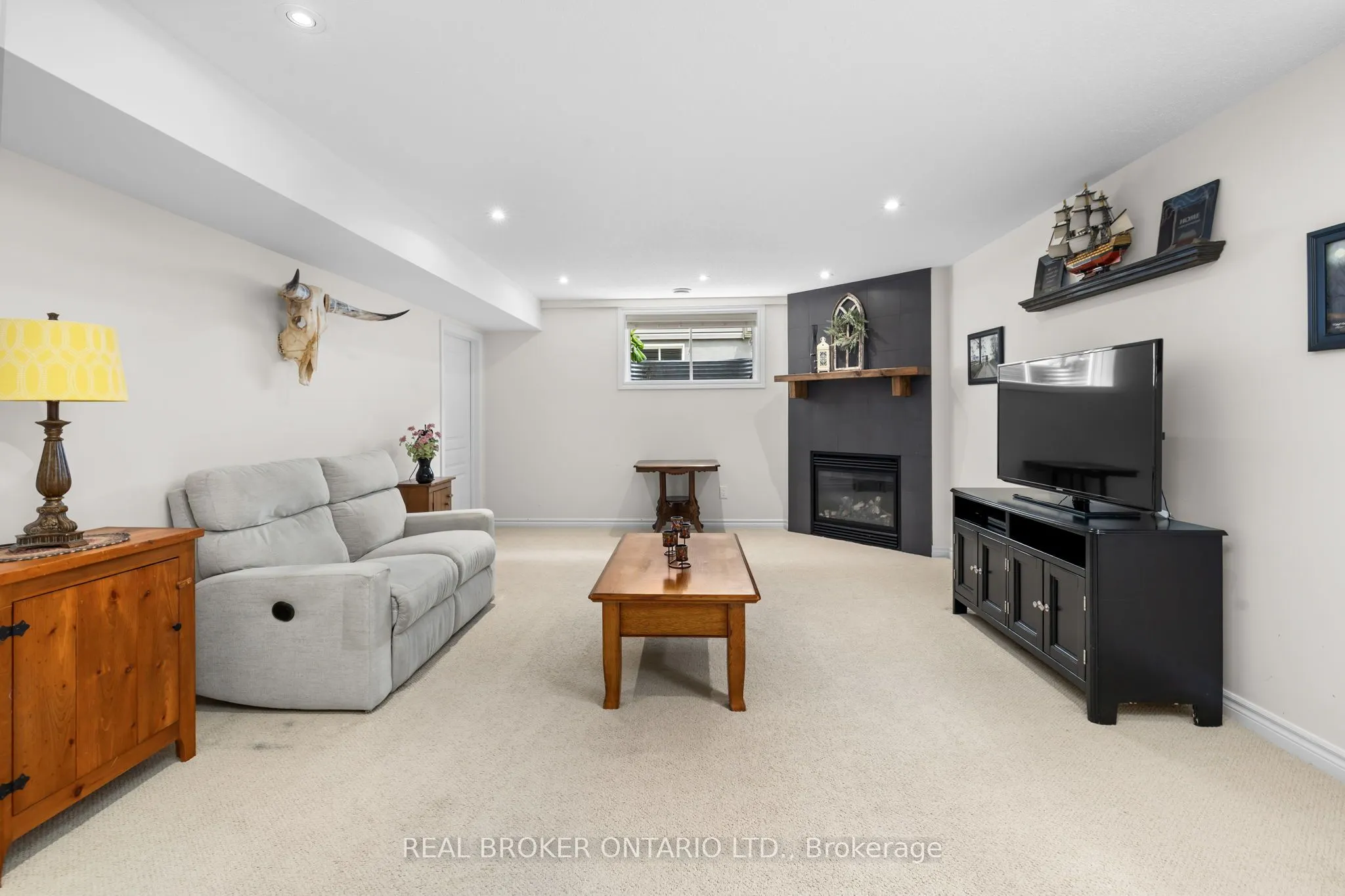 128 George Street W