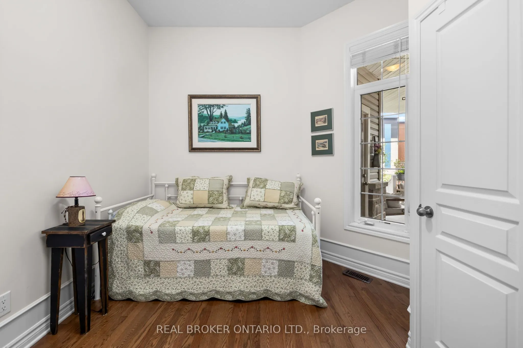 128 George Street W